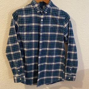 Vineyard Vines blue button down shirt